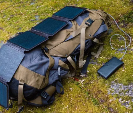 AQIILA - Nouveauté: Panneau solaire portable USB Sunbird P21 – 21 W - Image 4